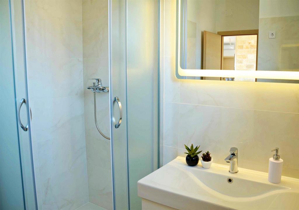 Apartment Luna Постіра Екстер'єр фото
