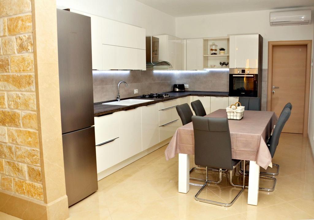 Apartment Luna Постіра Екстер'єр фото