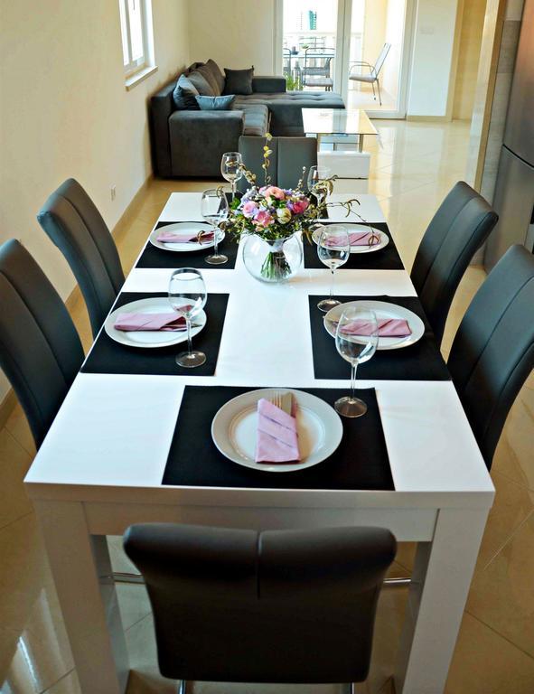 Apartment Luna Постіра Екстер'єр фото